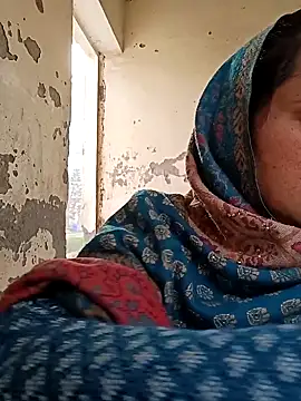 Cute-karisma1234 online show from February 2026 02:57:01 AM