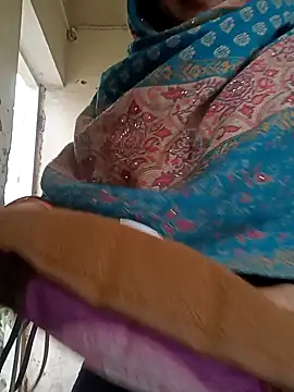 Cute-karisma1234 online show from February 2026 01:48:01 AM