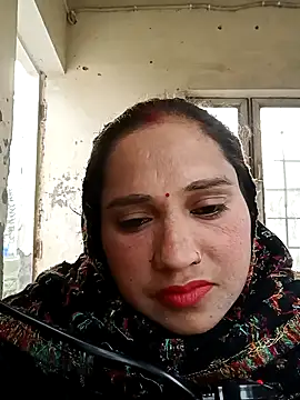 Cute-karisma1234 online show from February 2026 01:59:02 AM