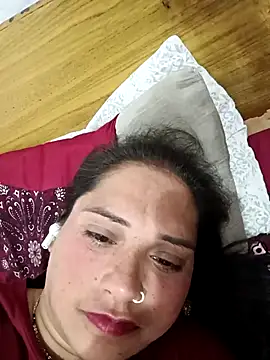 Cute-karisma1234 online show from March 2026 03:12:01 PM