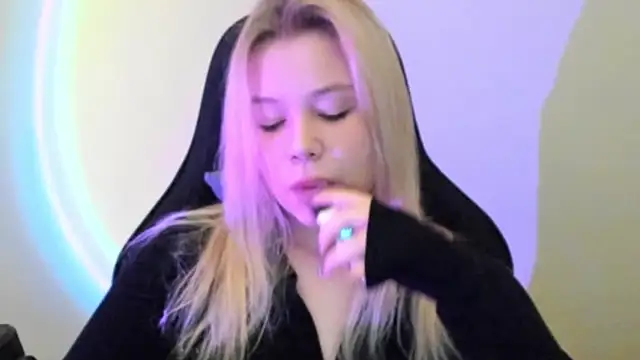 Lulu Di online show from February 2026 05:09:01 AM