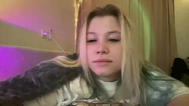 Lulu Di online show from March 2026 09:38:02 PM