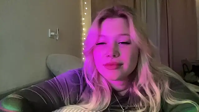 Lulu Di online show from March 2026 06:09:02 PM