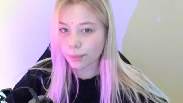 Lulu Di online show from February 2026 06:19:02 AM