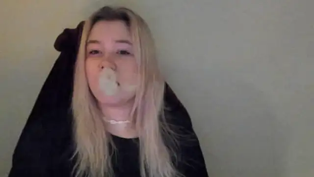 Lulu Di online show from February 2026 12:19:01 AM