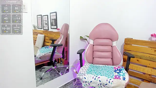 Naughty Vanessa  online show from March 2026 01:17:01 PM