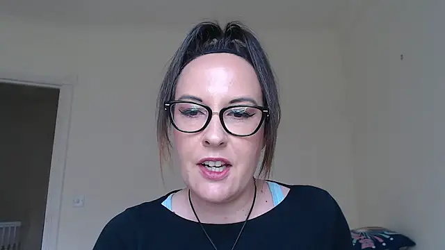 Snapshot of PsychicDominatrix chatting on May 2026 01:28:02 PM PsychicDominatrix online show from May 2026 01:28:02 PM