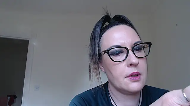 Snapshot of PsychicDominatrix chatting on April 2026 03:30:01 PM PsychicDominatrix online show from April 2026 03:30:01 PM