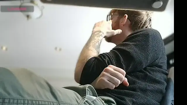 Gingerxl8 online show from February 2026 05:53:02 PM