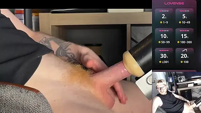 Gingerxl8 online show from April 2026 07:07:02 PM