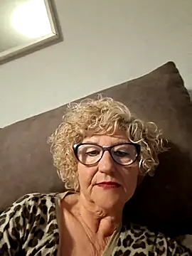 rosasuso online show from April 2026 06:47:02 PM