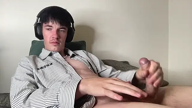 NovaTwinkx online show from March 2026 06:17:01 AM
