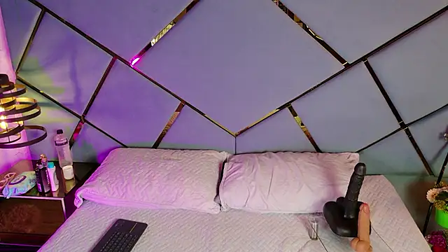 karol sm online show from March 2026 03:32:01 AM