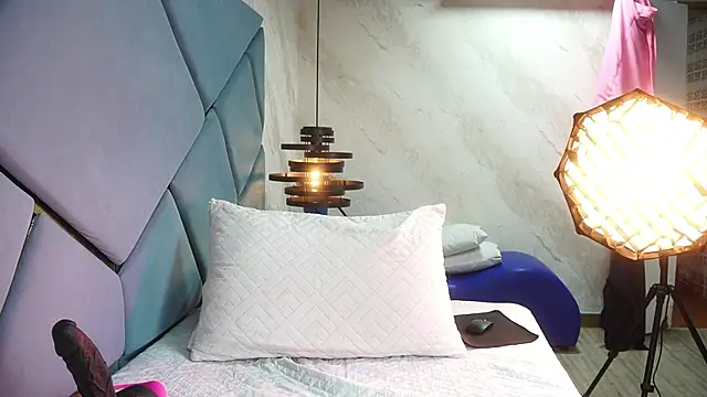 karol sm online show from April 2026 02:45:02 AM