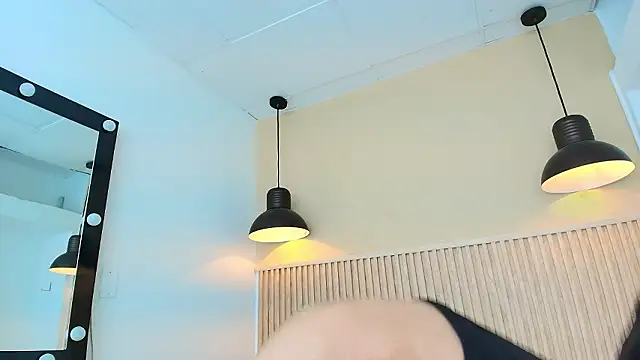 lian cameron online show from March 2026 03:55:01 AM