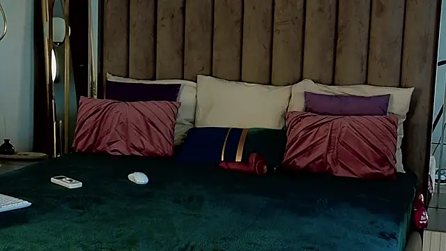 MavisReeve online show from April 2026 10:41:01 AM