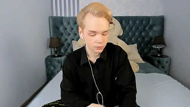 Snapshot of Je_Salvatore chatting on February 2026 07:47:02 AM Je Salvatore online show from February 2026 07:47:02 AM