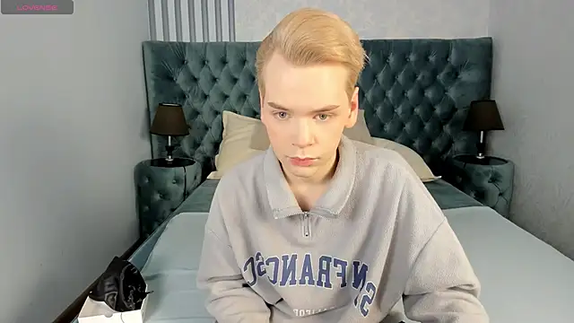 Snapshot of Je_Salvatore chatting on February 2026 07:27:02 AM Je Salvatore online show from February 2026 07:27:02 AM