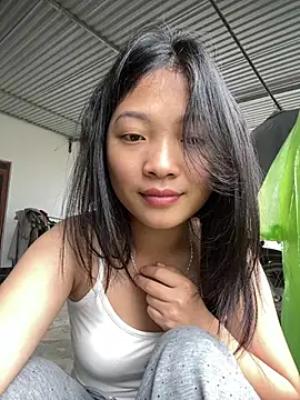 Lyn-be99 online show from May 2026 05:00:02 AM