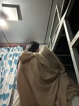 Lyn-be99 online show from April 2026 01:23:02 AM