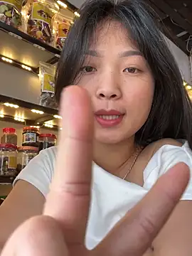 Lyn-be99 online show from May 2026 08:06:01 AM