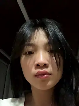 Lyn-be99 online show from April 2026 01:45:02 AM