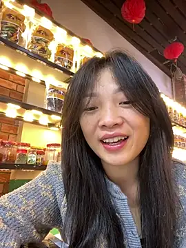 Lyn-be99 online show from April 2026 12:02:01 AM