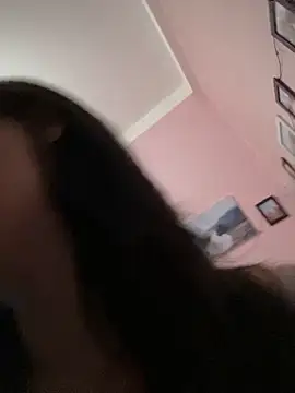 Lyn-be99 online show from April 2026 04:25:01 AM