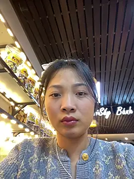 Lyn-be99 online show from May 2026 01:25:01 PM