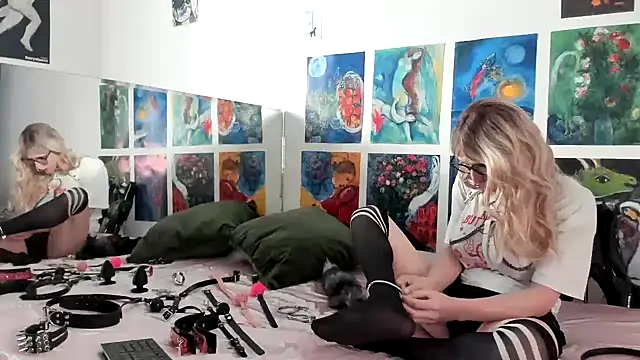 Miaxma online show from April 2026 03:51:01 PM