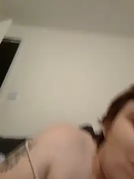 Tiara XOX online show from February 2026 04:01:02 AM