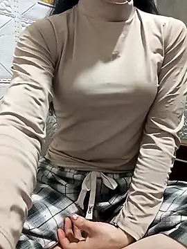 Snapshot of Kowew-nkie chatting on February 2026 12:44:01 AM Kowew-nkie online show from February 2026 12:44:01 AM