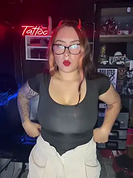 SOPHIIE LUX  online show from April 2026 01:19:01 AM