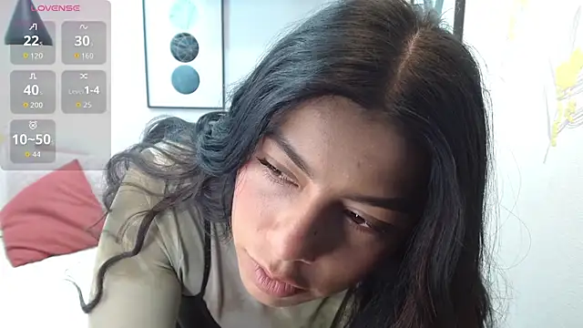 Laia white online show from April 2026 11:36:01 AM