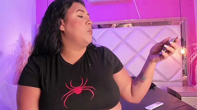 Snapshot of Dojaaiisha chatting on February 2026 11:26:01 PM Dojaaiisha online show from February 2026 11:26:01 PM