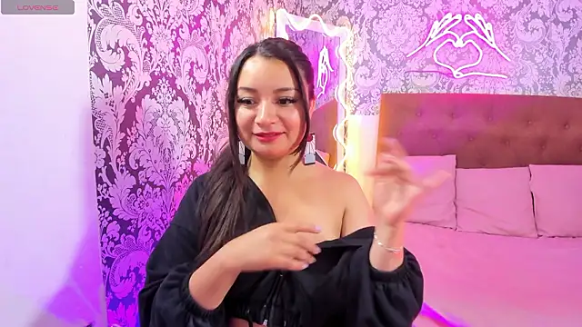 Snapshot of PENNY_TAY chatting on February 2026 03:27:01 AM PENNY TAY online show from February 2026 03:27:01 AM