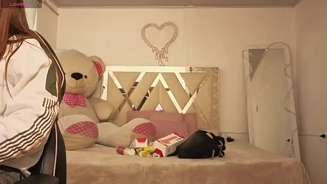 SABRIINA TAY online show from April 2026 11:39:01 AM