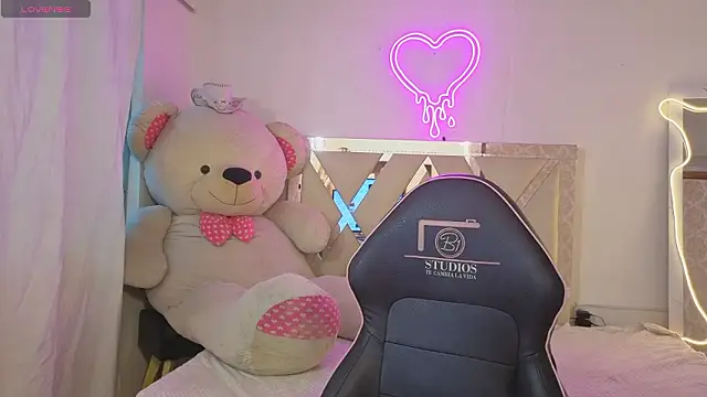 SABRIINA TAY online show from March 2026 11:36:02 AM