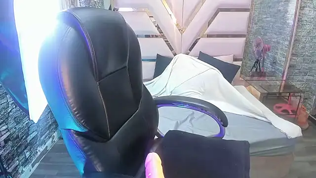 Snapshot of Shara_Oz chatting on March 2026 05:08:02 AM Shara Oz online show from March 2026 05:08:02 AM