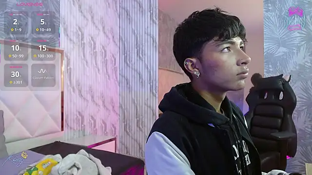 Snapshot of osamu_tay chatting on February 2026 11:42:02 AM osamu tay online show from February 2026 11:42:02 AM