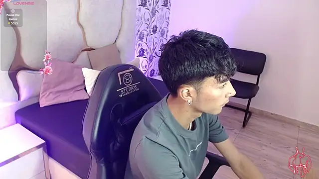 Snapshot of osamu_tay chatting on February 2026 11:52:02 AM osamu tay online show from February 2026 11:52:02 AM