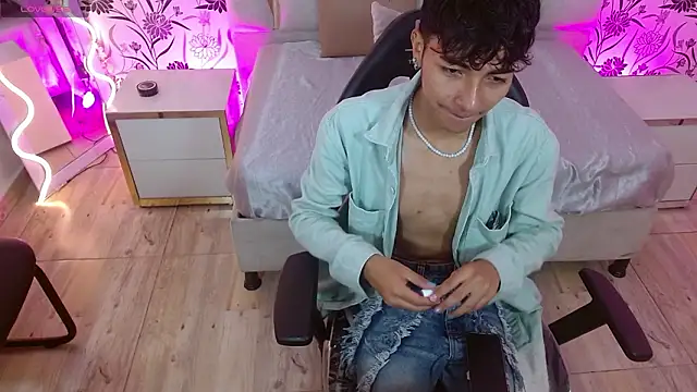 Snapshot of osamu_tay chatting on February 2026 11:54:01 AM osamu tay online show from February 2026 11:54:01 AM