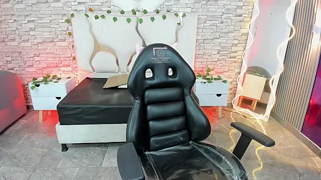 TINY TAY online show from April 2026 11:25:02 AM