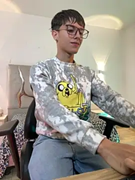 Snapshot of EVAN_TAY chatting on February 2026 03:15:01 AM EVAN TAY online show from February 2026 03:15:01 AM