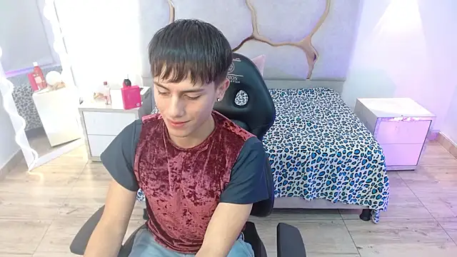 Snapshot of EVAN_TAY chatting on February 2026 03:19:01 AM EVAN TAY online show from February 2026 03:19:01 AM