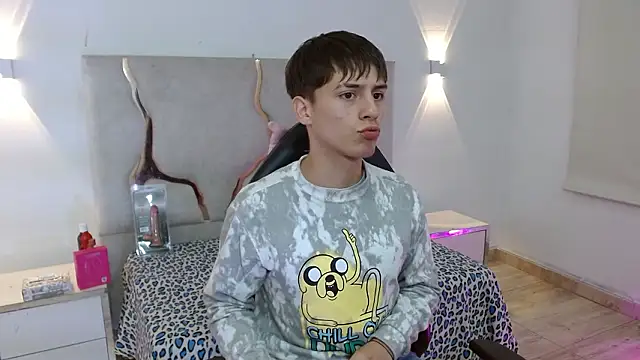 Snapshot of EVAN_TAY chatting on February 2026 03:06:01 AM EVAN TAY online show from February 2026 03:06:01 AM