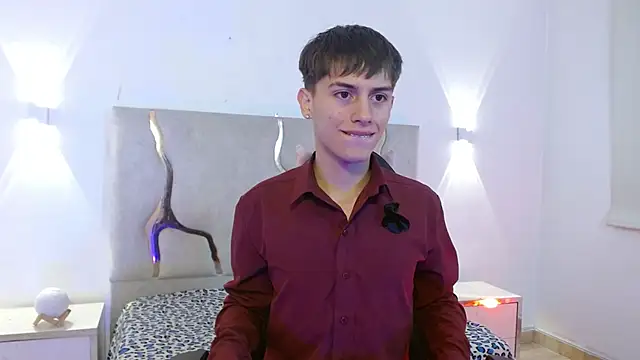 Snapshot of EVAN_TAY chatting on February 2026 03:18:01 AM EVAN TAY online show from February 2026 03:18:01 AM