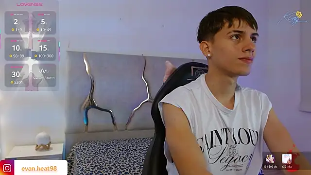 Snapshot of EVAN_TAY chatting on February 2026 03:04:02 AM EVAN TAY online show from February 2026 03:04:02 AM