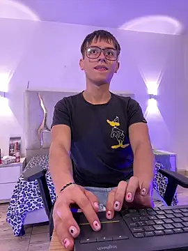 Snapshot of EVAN_TAY chatting on February 2026 03:16:02 AM EVAN TAY online show from February 2026 03:16:02 AM