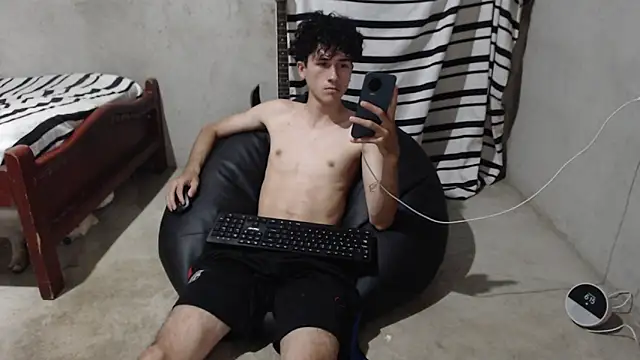 Johnny cagee  online show from May 2026 11:16:02 PM